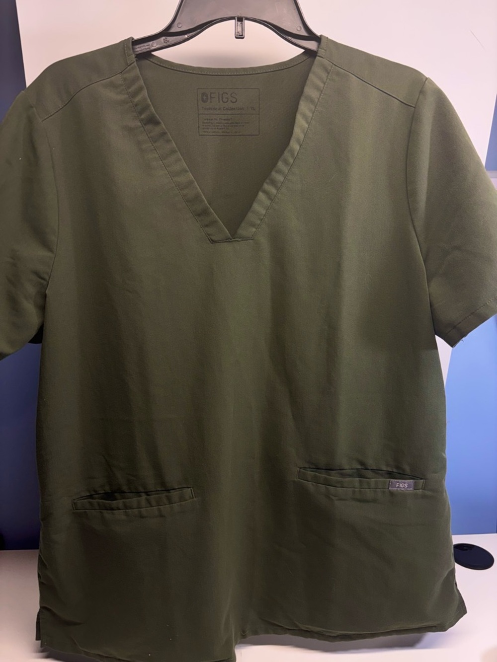 FIGS Women's Casma Three-Pocket Scrub Top size XL Moss PO 1644